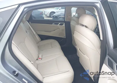 2015 Hyundai Genesis 3.8 z USA, uszkodzony, nr VIN KMHGN4JE4FU065531